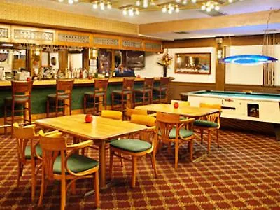 Ramada By Wyndham Burbank Airport 