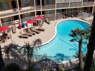 Ramada By Wyndham Airport 4*