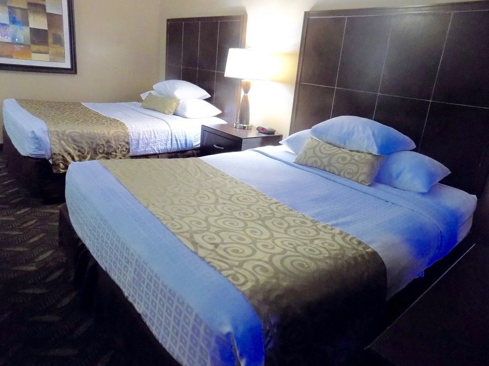 Ramada By Wyndham Airport Hotel 4*